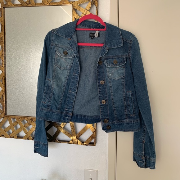 Jean jacket - Picture 1 of 2